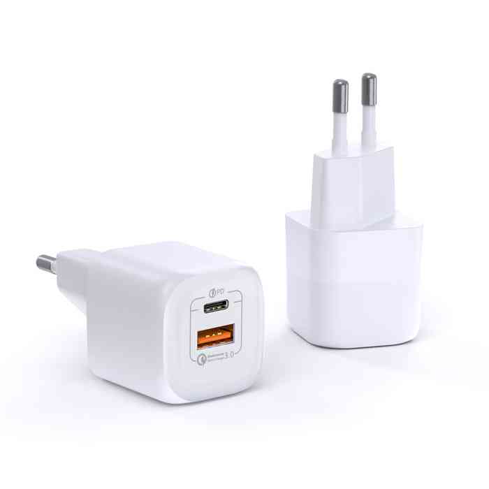 WiWU 33W Gan Fast Charger USB-C + QC3.0 Power Adapter